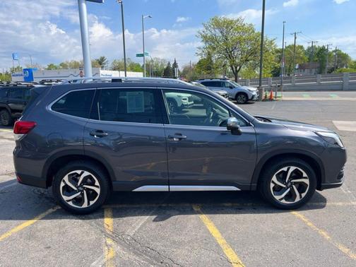 Magnetite Gray Metallic 2023 Subaru Forester Touring
