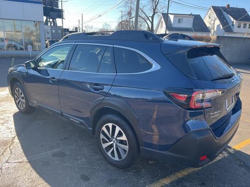 2023 Subaru Outback Premium