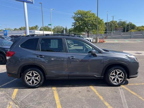 2022 Subaru Forester Premium
