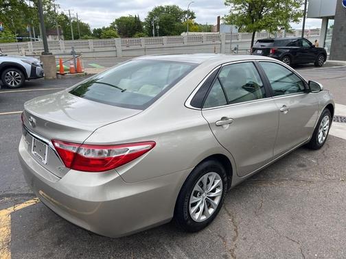 2017 Toyota Camry LE