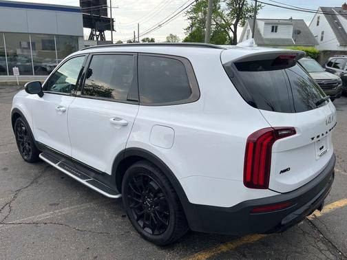 Glacial White Pearl 2022 Kia Telluride EX