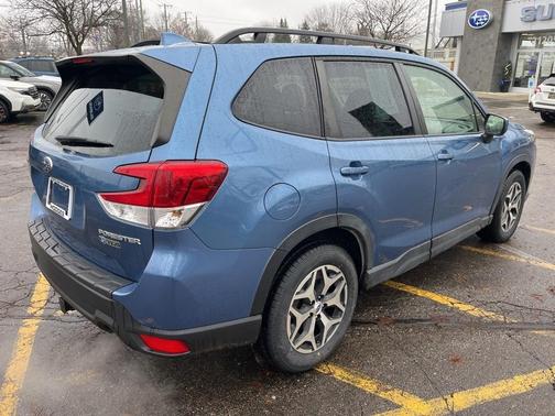 2023 Subaru Forester 2.5i Premium