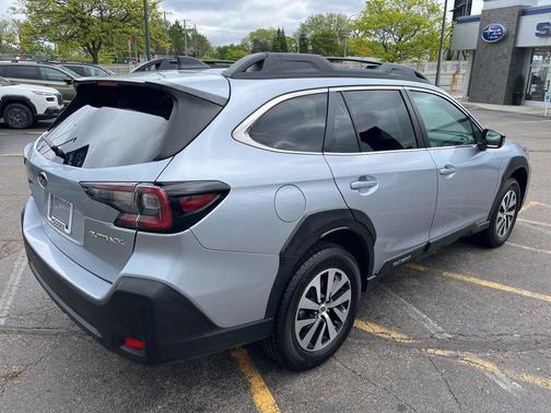 Ice Silver Metallic 2024 Subaru Outback Premium