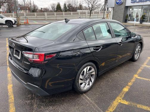 2023 Subaru Legacy 