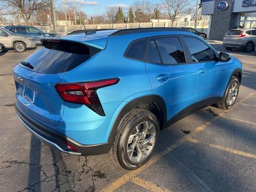 2025 Chevrolet Trax LT