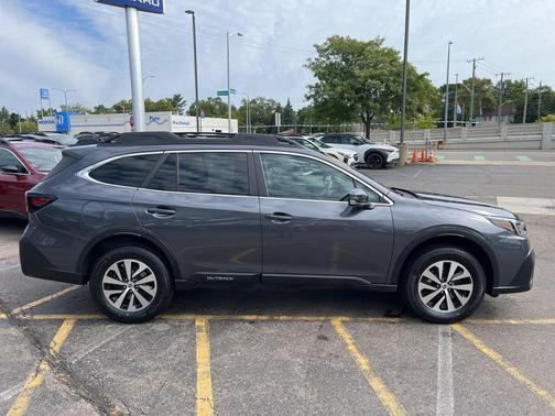 2022 Subaru Outback Premium