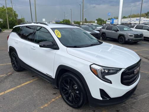 Summit White 2020 GMC Terrain SLT