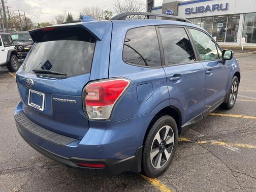 Quartz Blue Pearl 2018 Subaru Forester 2.5i Premium