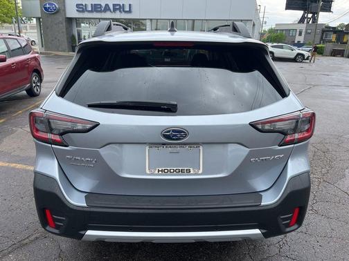 Ice Silver Metallic 2022 Subaru Outback Limited