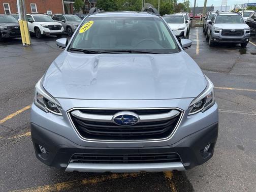 Ice Silver Metallic 2022 Subaru Outback Limited