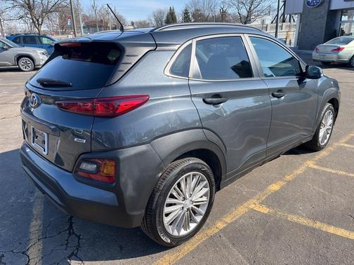 2021 Hyundai KONA SEL