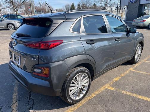 2021 Hyundai KONA SEL