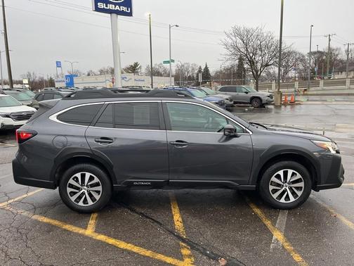 2023 Subaru Outback Premium
