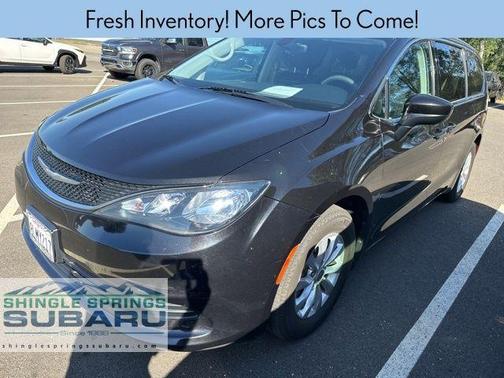 2017 Chrysler Pacifica Touring