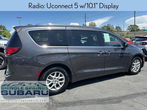 2021 Chrysler Pacifica Touring-L