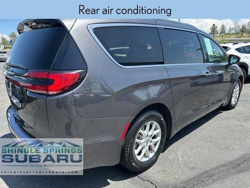 2021 Chrysler Pacifica Touring-L