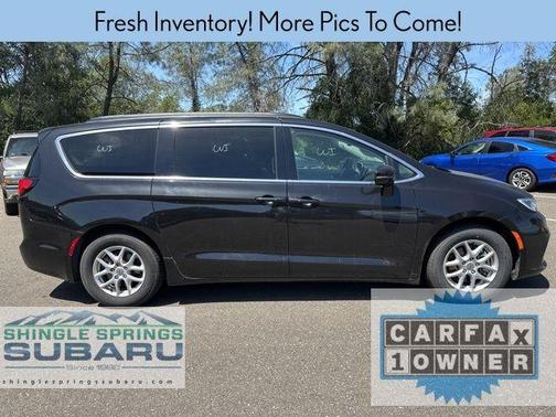 2022 Chrysler Pacifica Touring-L