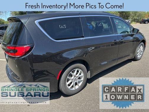 2022 Chrysler Pacifica Touring-L