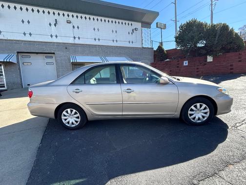 2006 Toyota Camry LE
