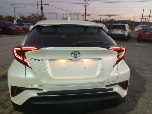 2020 Toyota C-HR LE