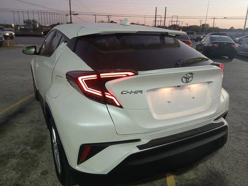 2020 Toyota C-HR LE