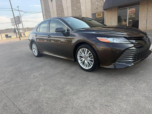 Brown Stone 2018 Toyota Camry XLE