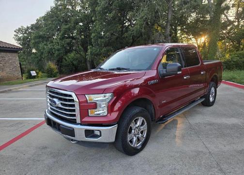 Red 2016 Ford F-150 XLT