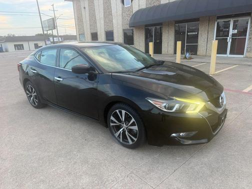 Black 2016 Nissan Maxima 3.5 S