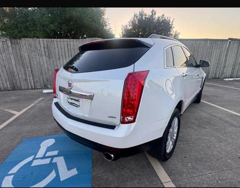 White 2013 Cadillac SRX Base