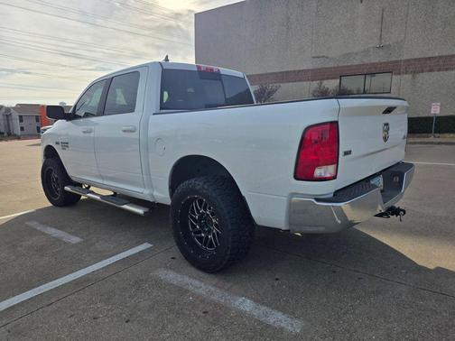 2019 RAM 1500 SLT