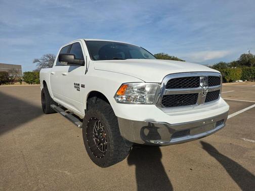 2019 RAM 1500 SLT