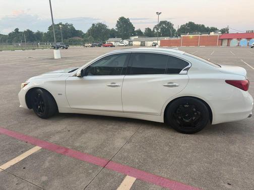 White 2017 INFINITI Q50 Base