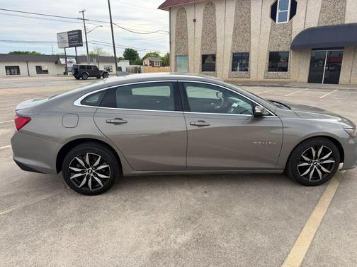 Grey 2017 Chevrolet Malibu 1LT