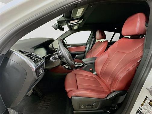 2025 BMW X4 xDrive30i