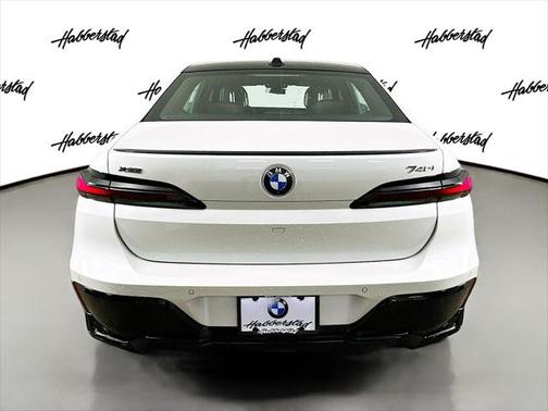 2025 BMW 740 i xDrive