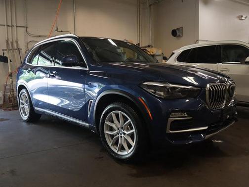 Photo 2 of 38 of 2020 BMW X5 xDrive40i