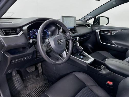 2022 Toyota RAV4 Hybrid SE