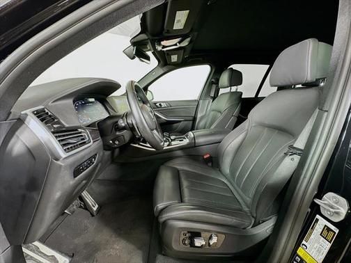 2022 BMW X5 M50i