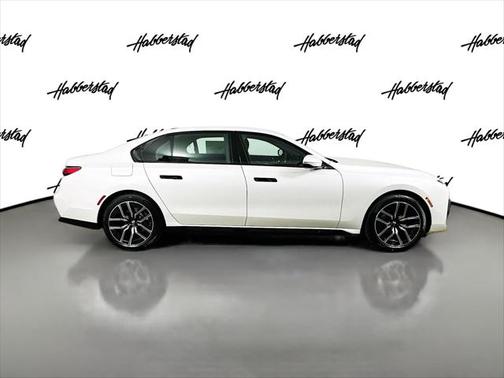 2025 BMW 740 i xDrive