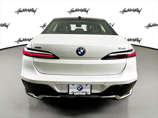2025 BMW 740 i xDrive