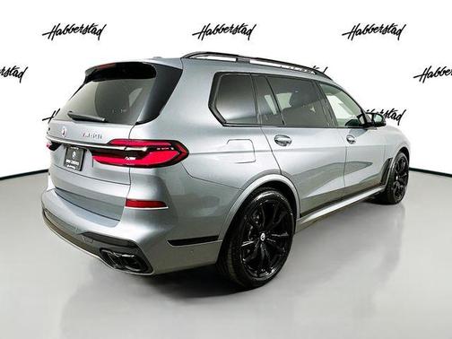 2023 BMW X7 M60i