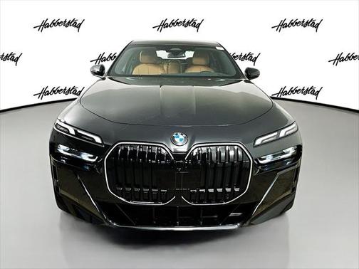 2025 BMW 740 i xDrive