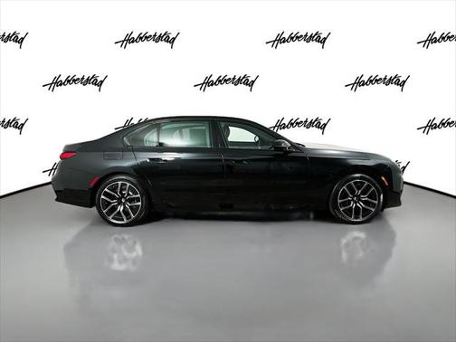 2025 BMW 740 i xDrive