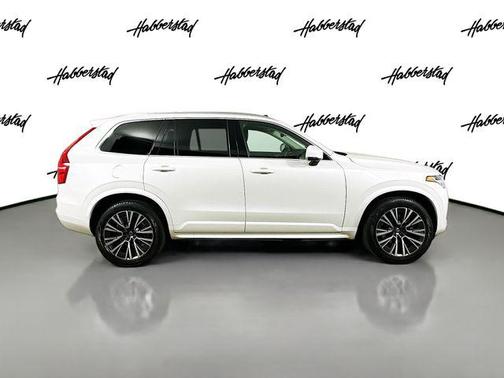 2022 Volvo XC90 T6 Momentum