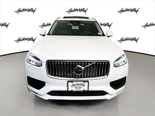 2022 Volvo XC90 T6 Momentum