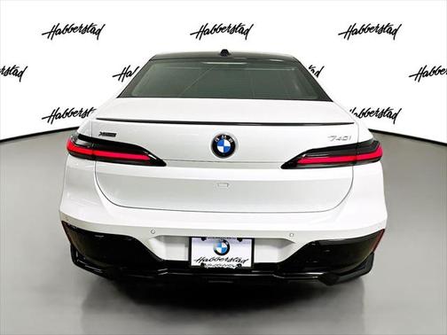2025 BMW 740 i xDrive
