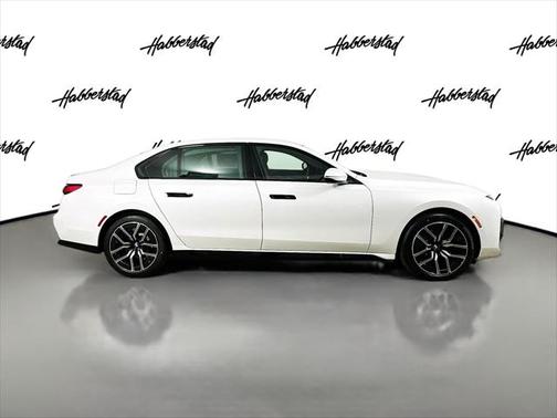 2025 BMW 740 i xDrive