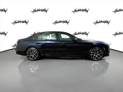 2025 BMW 740 i xDrive