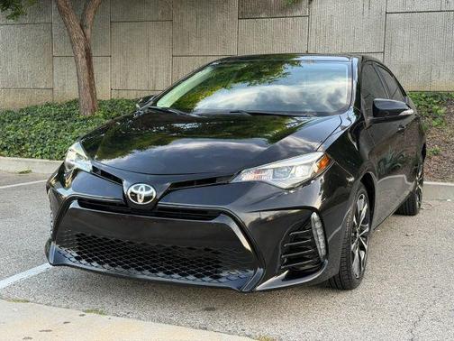 Black 2019 Toyota Corolla SE