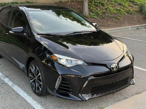 Black 2019 Toyota Corolla SE